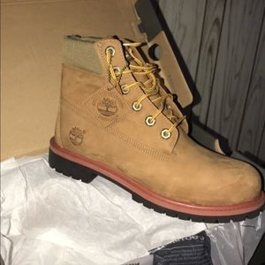 BRAND NEW TIMBERLANDS FRESH OUT OF BOX!